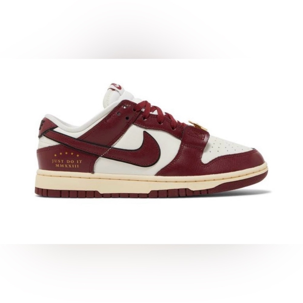 Women’s Dunk Low SE ‘Sisterhood - Team Red’ 2023 SOLD OUT